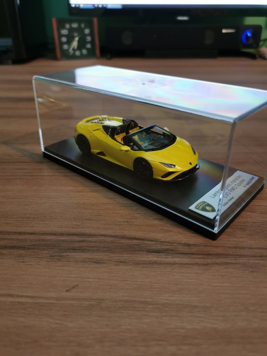 Look Smart - 1:43 - Lamborghini Huracàn EVO RWD spyder