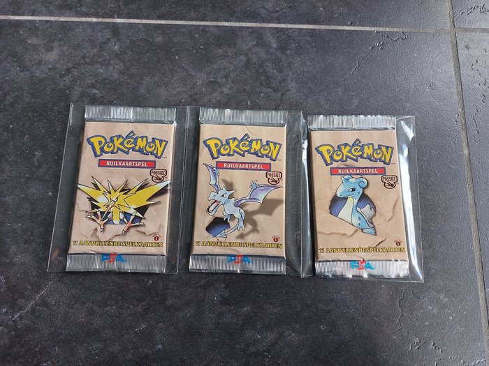 The Pokémon Company - Booster Pack Fossil 1st edition booster pack art set (3)