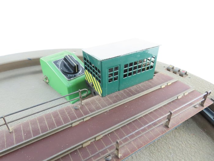 Fleischmann H0 – 6018 – Rails – Elektrische draaischijf met 7 aansluitsporen en schakelkastje voor besturing