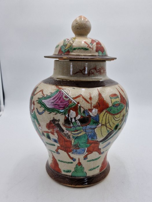 Vaso (1) - Porcellana - Cina - Dinastia Qing (1644-1911)