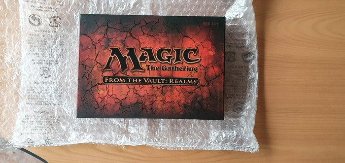 Wizards of The Coast - Magic: The Gathering - Kasten From the Vault: Realms (Sealed)
