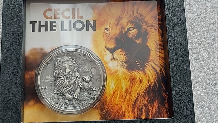 Kameroen. 2000 Francs 2018 Cecil The Lion, Antique finish Silver Coin - 2 Oz