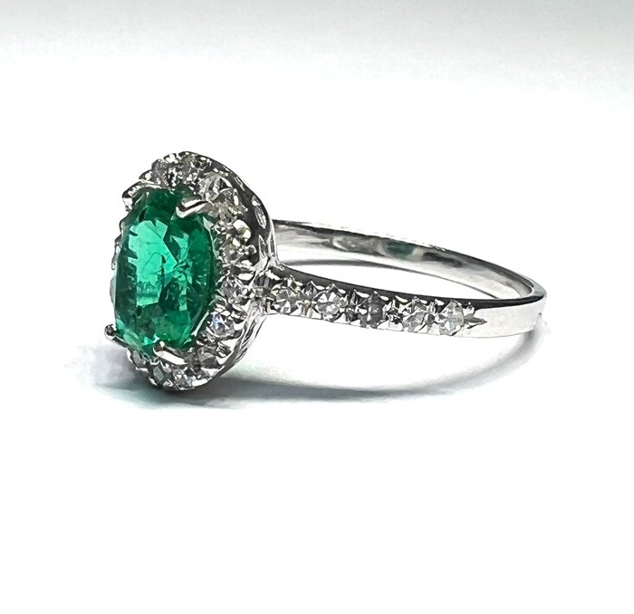 Image 2 of 18 kt. White gold - Ring - 1.85 ct Emerald - Diamonds