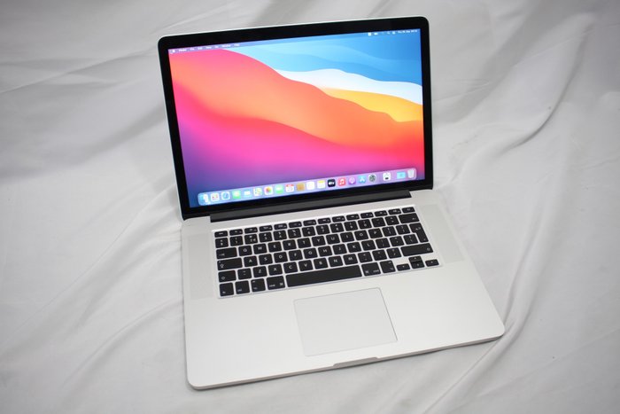 Apple MacBook Pro 15 Retina (Mid 2014) - Intel Quad Core i7 2.2Ghz, 16GB RAM, 256GB SSD - macOS Catalina - con caricatore