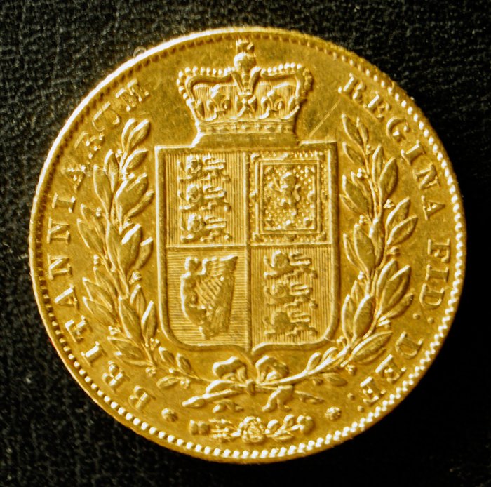 United Kingdom. Sovereign 1842 Victoria