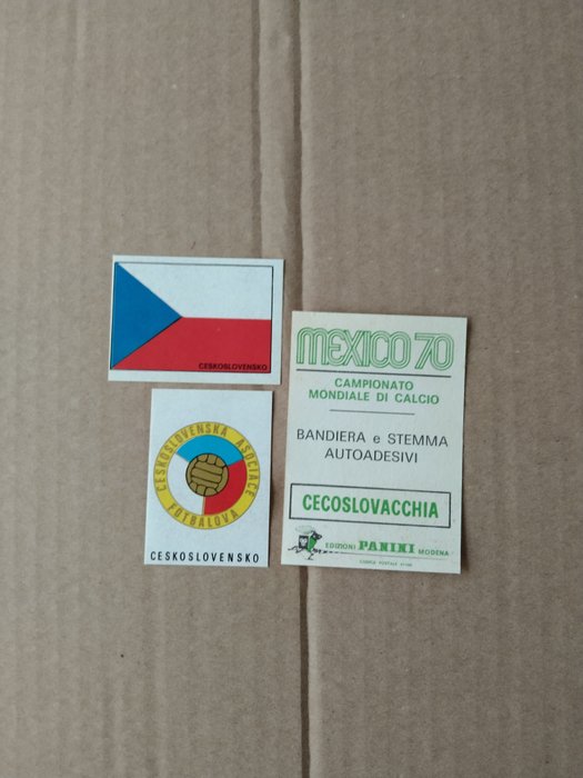 Panini - WC Mexico 70 - Emblema e bandiera della Cecoslovacchia (with backing paper)