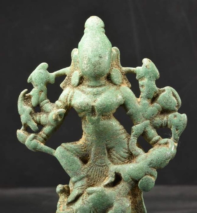 Statua (1) - Bronzo - Durga as Mahishasura Mardini - India - XVII - XVIII secolo        