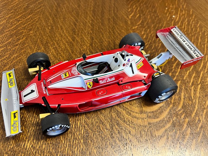 Exoto - 1:18 - Ferrari 312t2 1976 - Niki Lauda