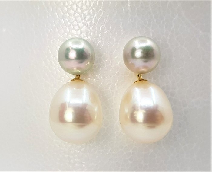 Image 2 of No Reserve Price - 7.5x10.5mm Silvery Akoya and White Edison Pearls - 18 kt. Yellow gold - Earrings
