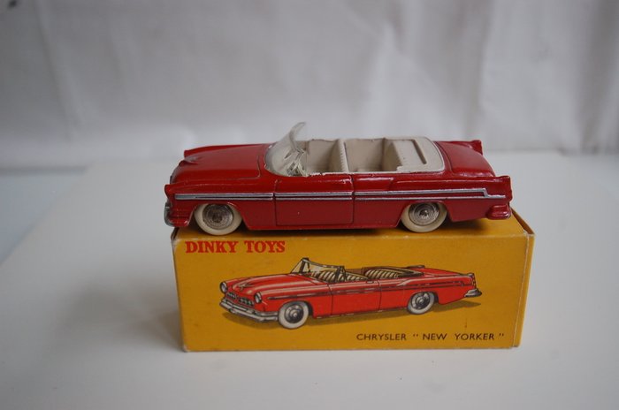 Preview of the first image of Dinky Toys - 1:43 - Chrysler New Yorker 1955.