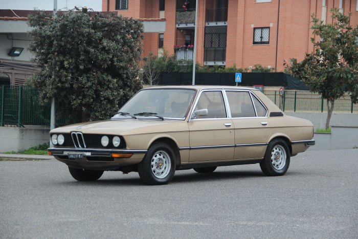 Preview of the first image of BMW - 518 - 1979.