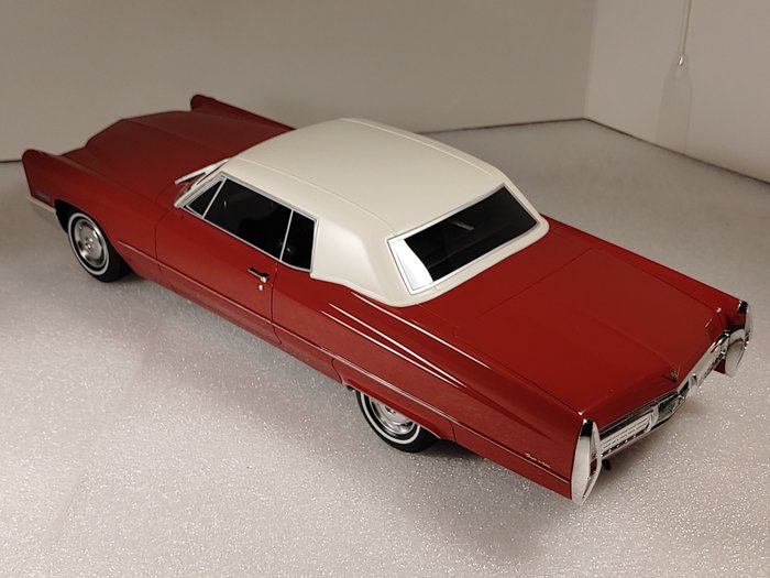 Preview of the first image of BoS-Models - 1:18 - Cadillac DeVille Coupe 1967 - Limited 323 / 504 pcs.