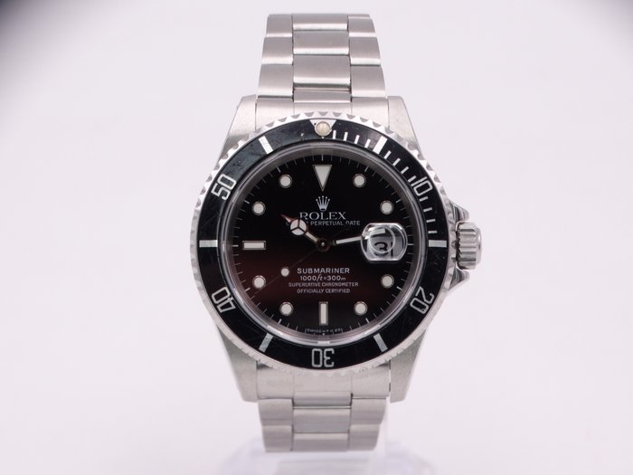 Preview of the first image of Rolex - Submariner Date - 16610 - Unisex - 1990-1999.