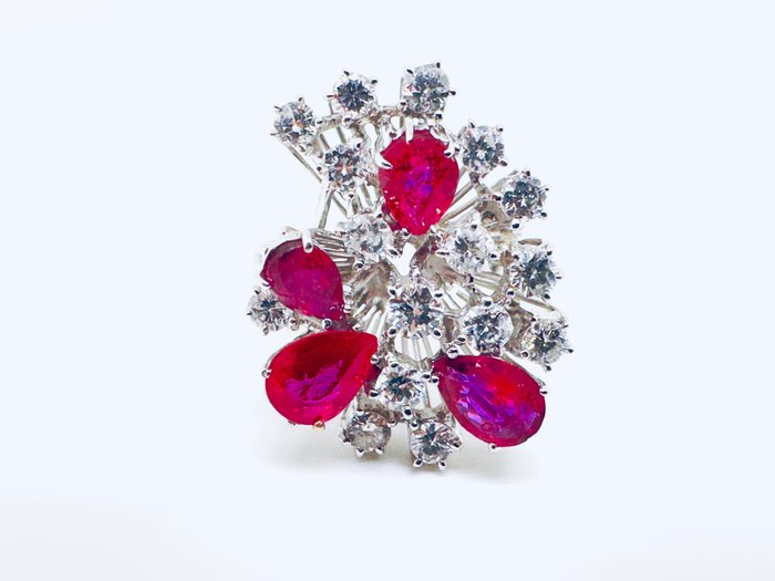 Image 2 of 18 kt. White gold - Ring - 2.35 ct Ruby - Diamonds