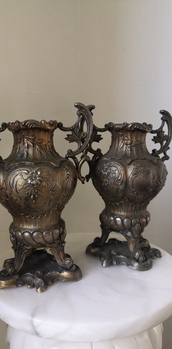 Image 3 of Vase - Iron (cast) - First half 20th century