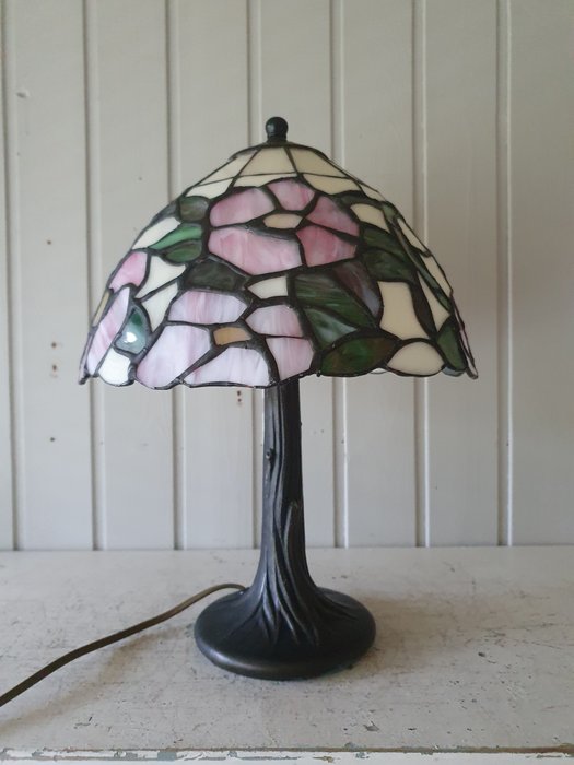 Honsel - Tiffany stílusú asztali lámpa - Üveg és fém