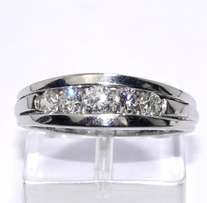 Image 3 of Handcrafted - 14 kt. White gold - Ring - 0.60 ct Diamond