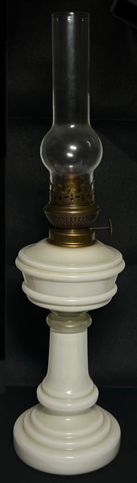 Lampa naftowa - opalowy