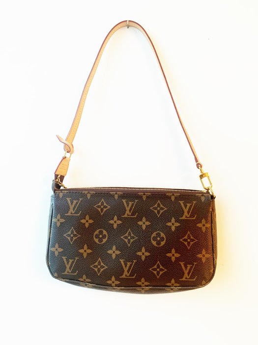 Louis Vuitton - Kalahari Clutch bag - Catawiki