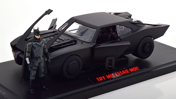 Preview of the first image of Jada Toys - 1:18 - Batmobile with figure Batman ,,, 2022 ///.