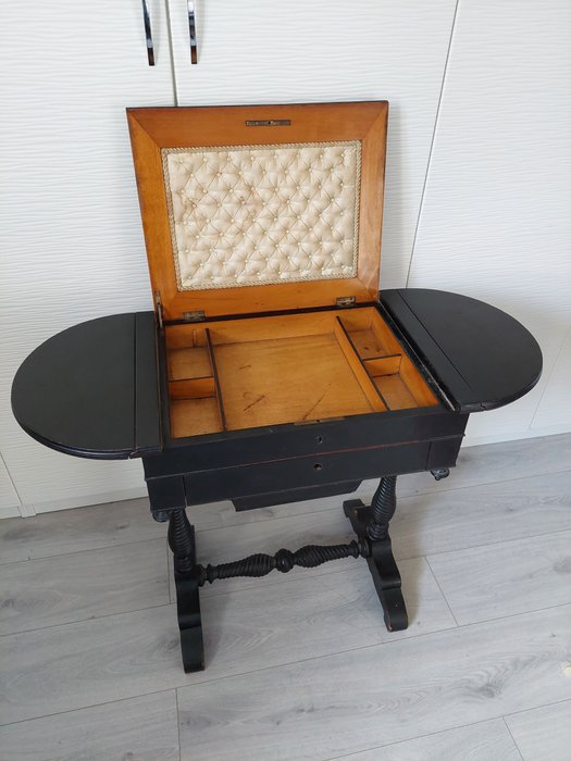 Preview of the first image of Napoleon III style dressing table - Wood - Late 19th century.