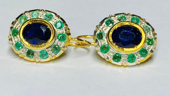 Preview of the first image of 14 kt. Silver, Yellow gold - Earrings - 1.50 ct Sapphire - Emeralds.