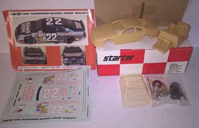 Starter 1:43 - Kilpa-auton pienoismalli - Ford Thunderbird Maxwell House Nascar 1991 Kit to built - ST91022