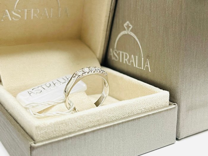 Image 2 of Astralia - 18 kt. White gold - Ring - 0.45 ct Diamond