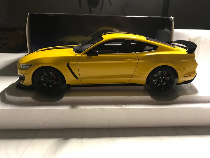 Image 2 of Autoart - 1:18 - Ford Shelby GT-350R