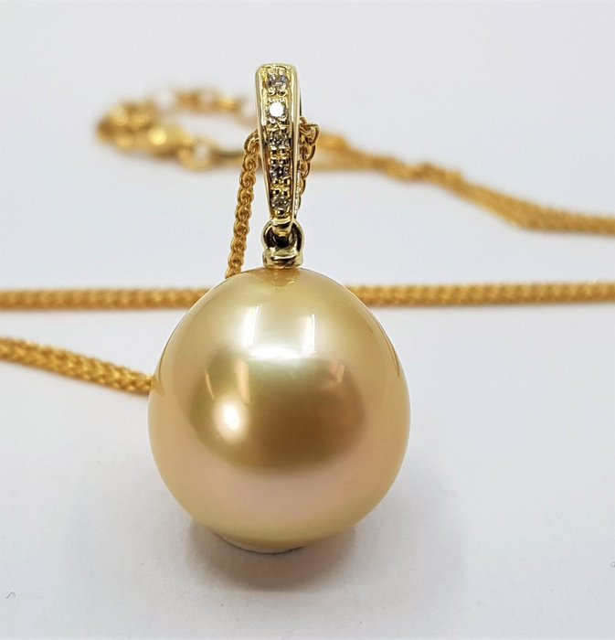 Preview of the first image of 13x14mm Deep Golden South Sea Pearl - 14 kt. Yellow gold - Pendant - 0.04 ct.