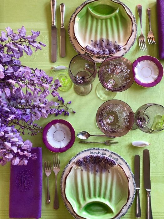 Lindgrüne Tischdecke für große Tische. 270x180 - Tischtuch