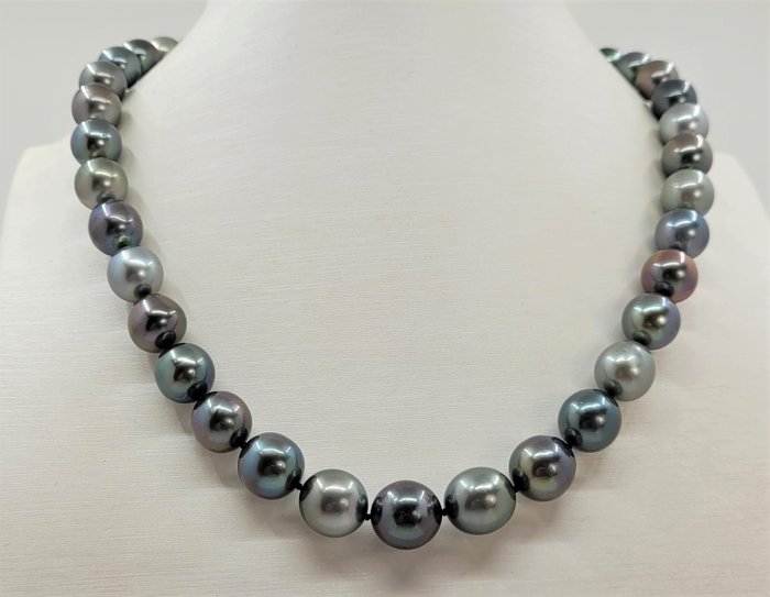 Image 3 of no reserve - Certified Aurora Peacock - 8.0x10.9mm Multi Tahitian Pearls - 14 kt. White gold - Neck