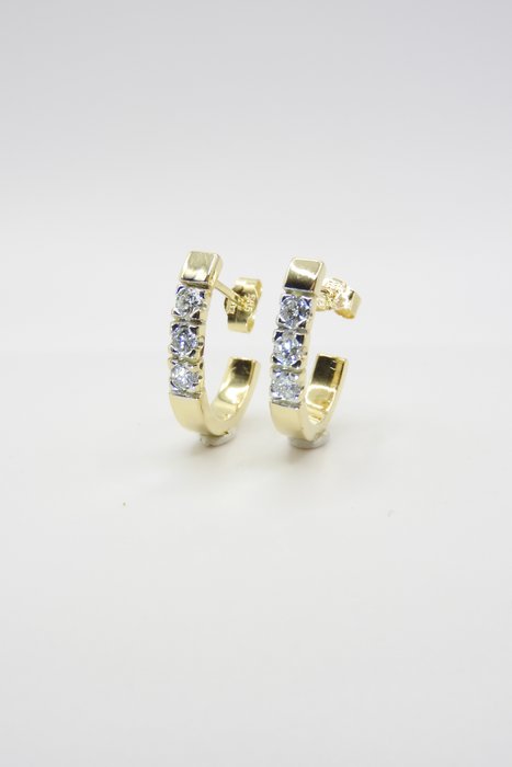 Image 2 of 14 kt. Gold, Yellow gold - Earrings - 0.24 ct Diamond