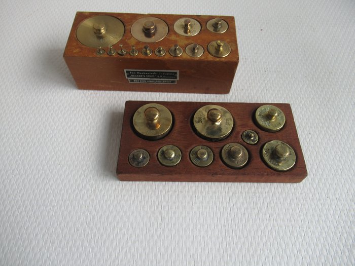 Image 2 of Complete sets: Block Laboratory weights - Netherlands and Trade weights - Austria. - Brass - First