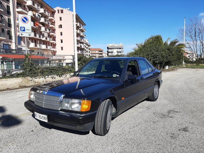 Preview of the first image of Mercedes-Benz - 190 E - 1992.