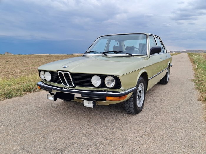 Preview of the first image of BMW - 518 Deluxe (E12) - 1980.