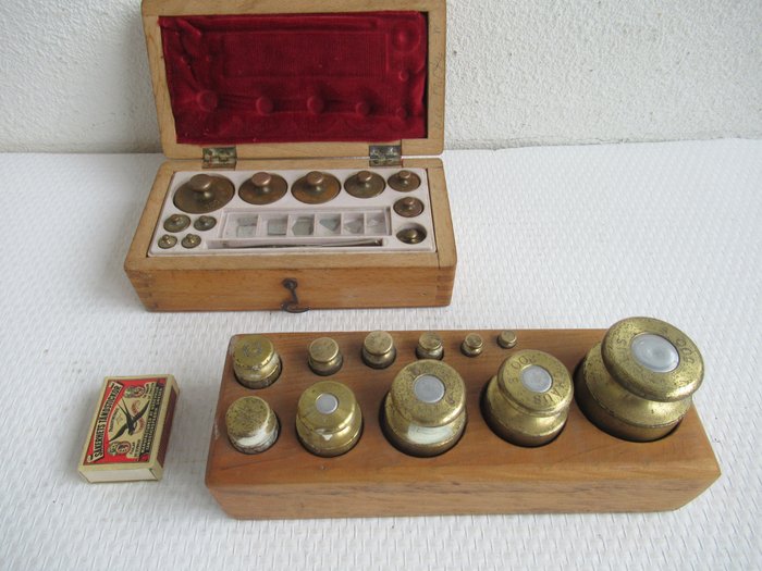 Preview of the first image of Box Pharmacy Weights and Block Commercial Weights - Germany - - Brass - First half 20th century.