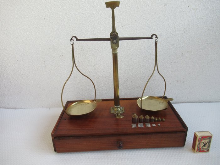 Preview of the first image of Antique brass pharmacist's balance with matching, complete set of weights - France - approx. 1900 -.