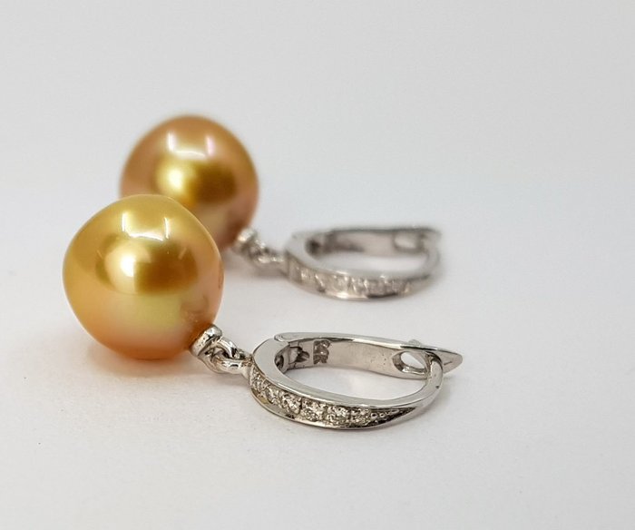 Image 3 of 9x10mm Deep Golden South Sea Pearls - 14 kt. White gold - Earrings - 0.09 ct