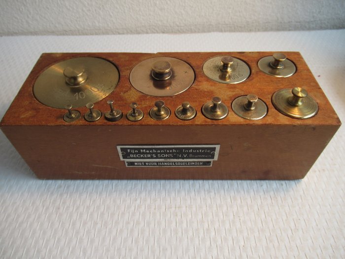 Image 3 of Complete sets: Block Laboratory weights - Netherlands and Trade weights - Austria. - Brass - First