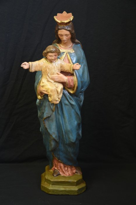 Preview of the first image of Our Lady of victories sculpture - Earthenware - First half 20th century.