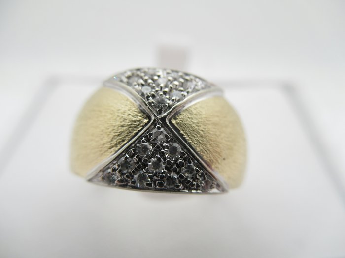 Preview of the first image of 18 kt. Gold - Ring - 0.15 ct.