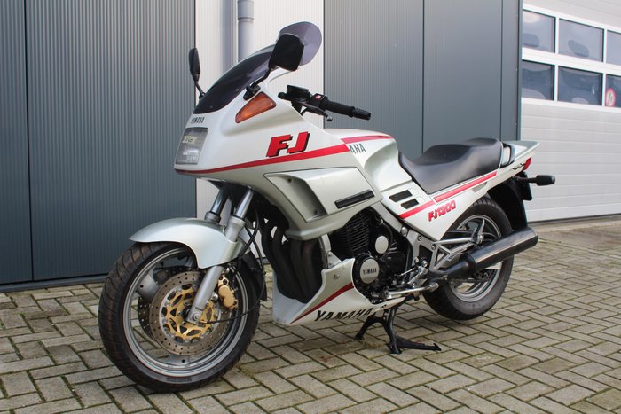 Preview of the first image of Yamaha - FJ1200 - 1988.
