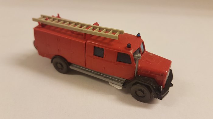 Image 2 of Wiking 1:87 - Model cars - Trucks and bags of parts