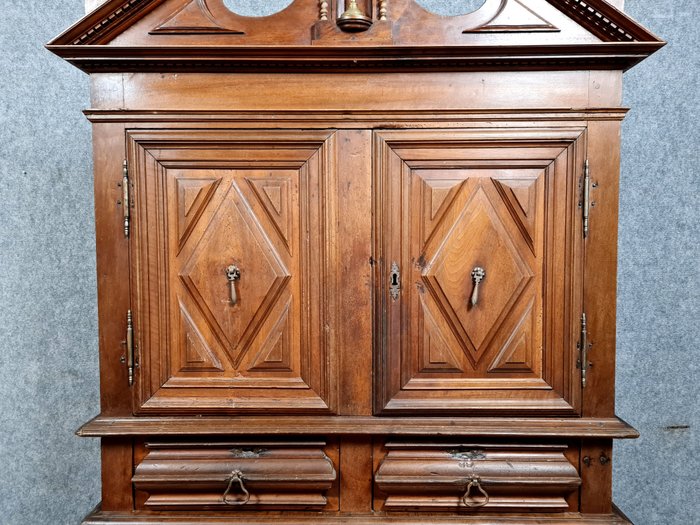 Image 3 of Bourguignon sacristy cabinet with 4 solid walnut shutters - Walnut - 18th / 19th century