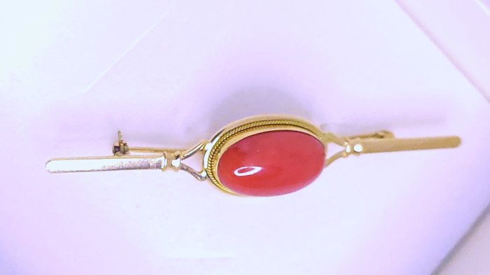 Preview of the first image of 18 kt. Yellow gold - Brooch Coral.