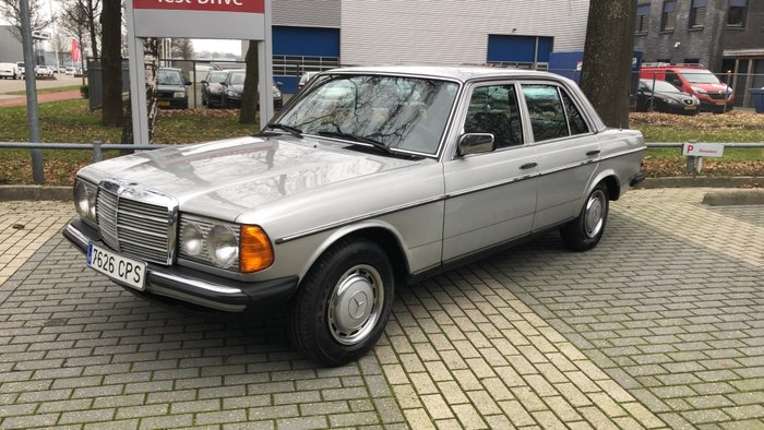 Preview of the first image of Mercedes-Benz - 300 D - 1980.