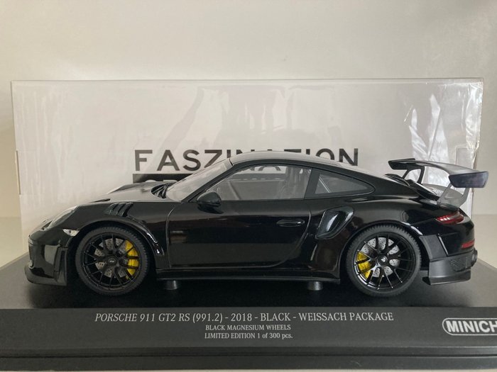Image 3 of MiniChamps - 1:18 - Porsche 911 (991 II) GT2 RS - Weissach Package 2018