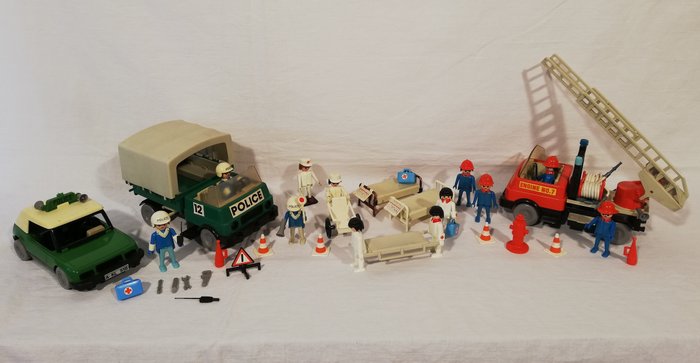 Preview of the first image of Playmobil Geobra (1 klicky) - Collection of vintage Playmobil emergency services Fire/Police/Ambula.