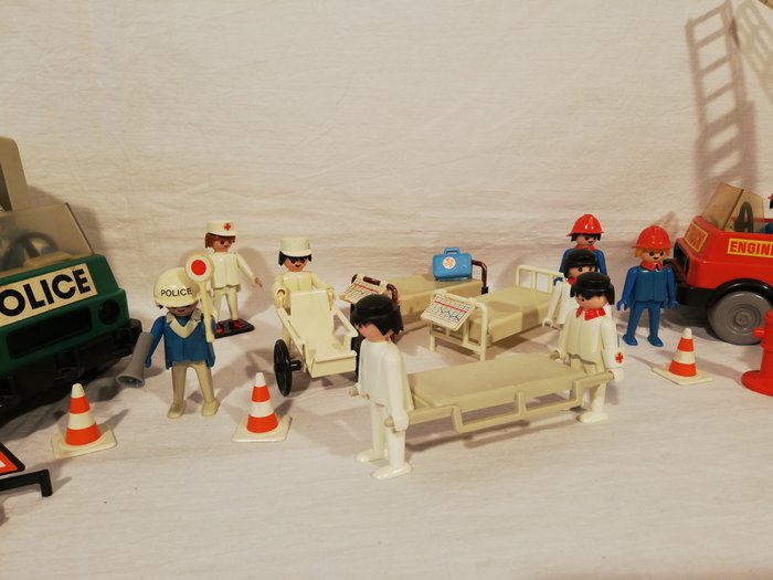 Image 3 of Playmobil Geobra (1 klicky) - Collection of vintage Playmobil emergency services Fire/Police/Ambula